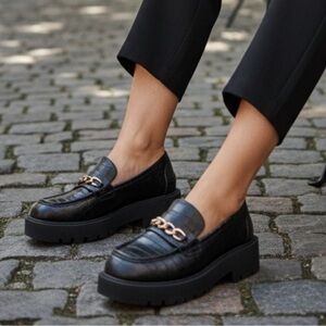 Reaction Kenneth Cole Black Croc-Embossed Loafers with Gold Chain Accent